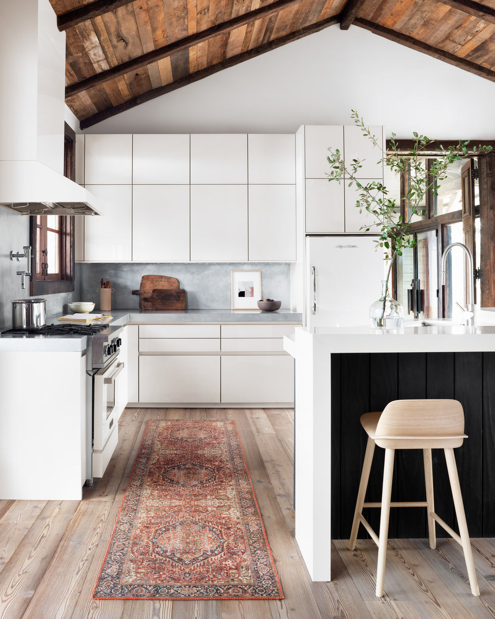 LAY-08 Layla Red/Navy Rug