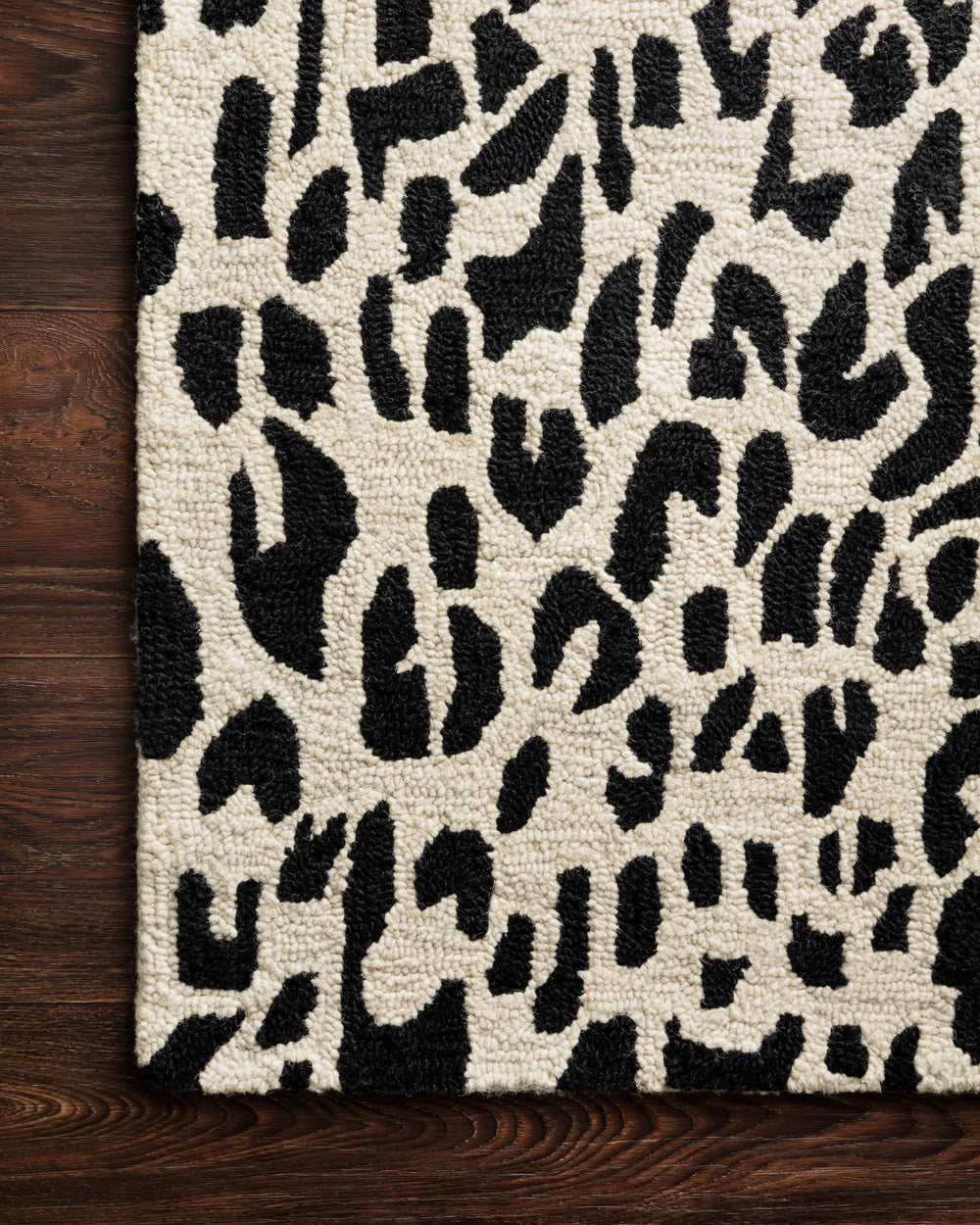 MAS-02 Masai Black / Ivory Rug
