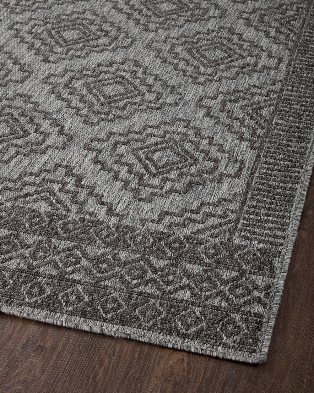 RAI-06 Rainier Grey / Charcoal Tapis
