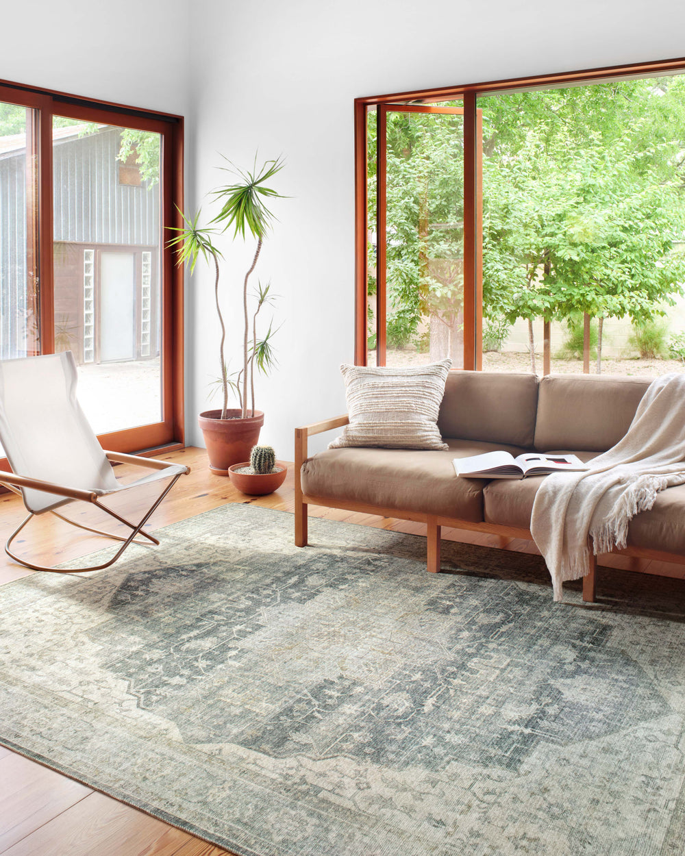 Sky-12 Skye Charcoal / Dove tapis